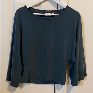 Dark blue 3/4 sleeve shirt